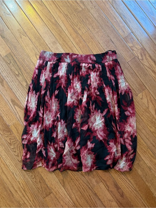 American Vintage Dresses & Skirts - American Vintage Black with Burgundy & Cream Floral Skirt